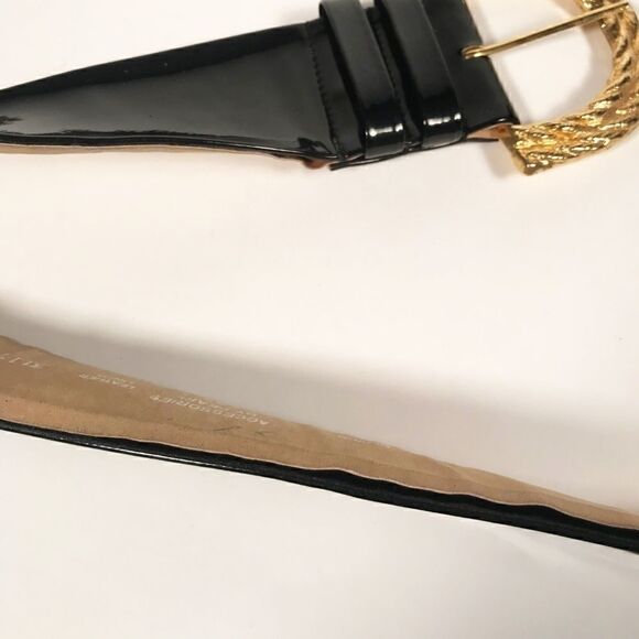 Gold "Rope" Buckle on Black Patent Leather Belt - Picture 5 of 5